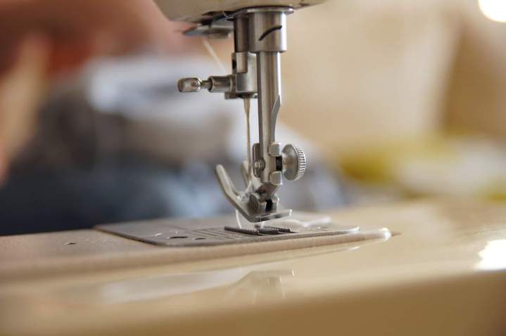 Vente de machine à coudre et à broder, Périgueux